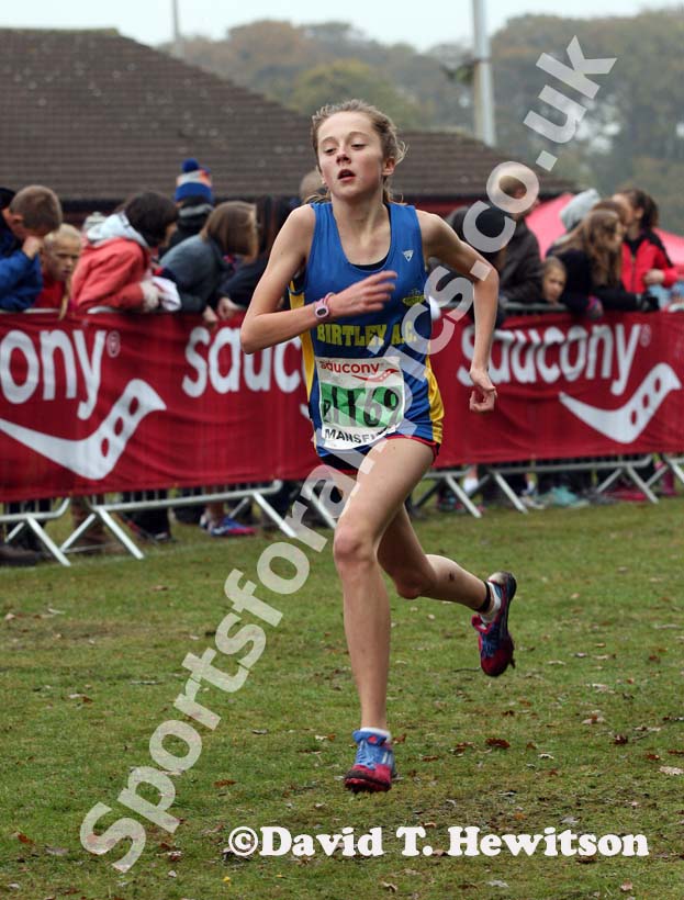 Sophie Burnett, Birtley 's 2nd leg runner in the under-17 women, National Cross Country Relays, Berry Hill Park, Mansfield. Photo: David T. Hewitson/Sports for All Pics